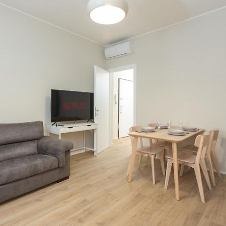 Dreams Exclusive Apartments With Terrace - Free Parking - M1 Station - Near Center Milaan Buitenkant foto