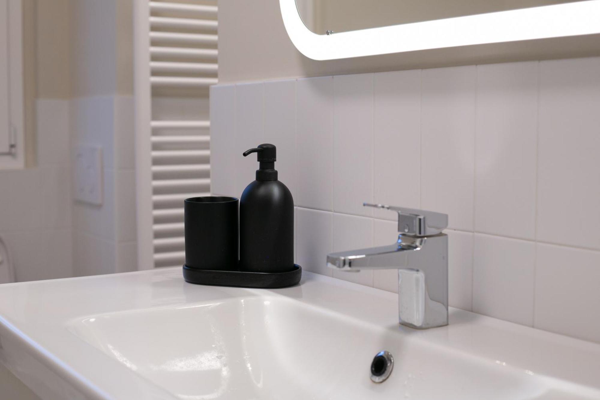 Dreams Exclusive Apartments With Terrace - Free Parking - M1 Station - Near Center Milaan Buitenkant foto